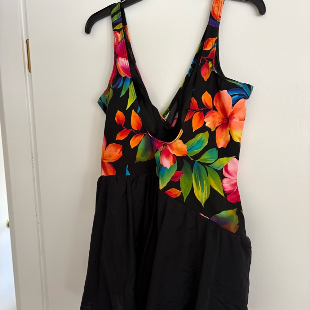 Miraclesuit Floral One Piece Swimsuit - Black and Multicolor NWOT - Picture 4 of 4